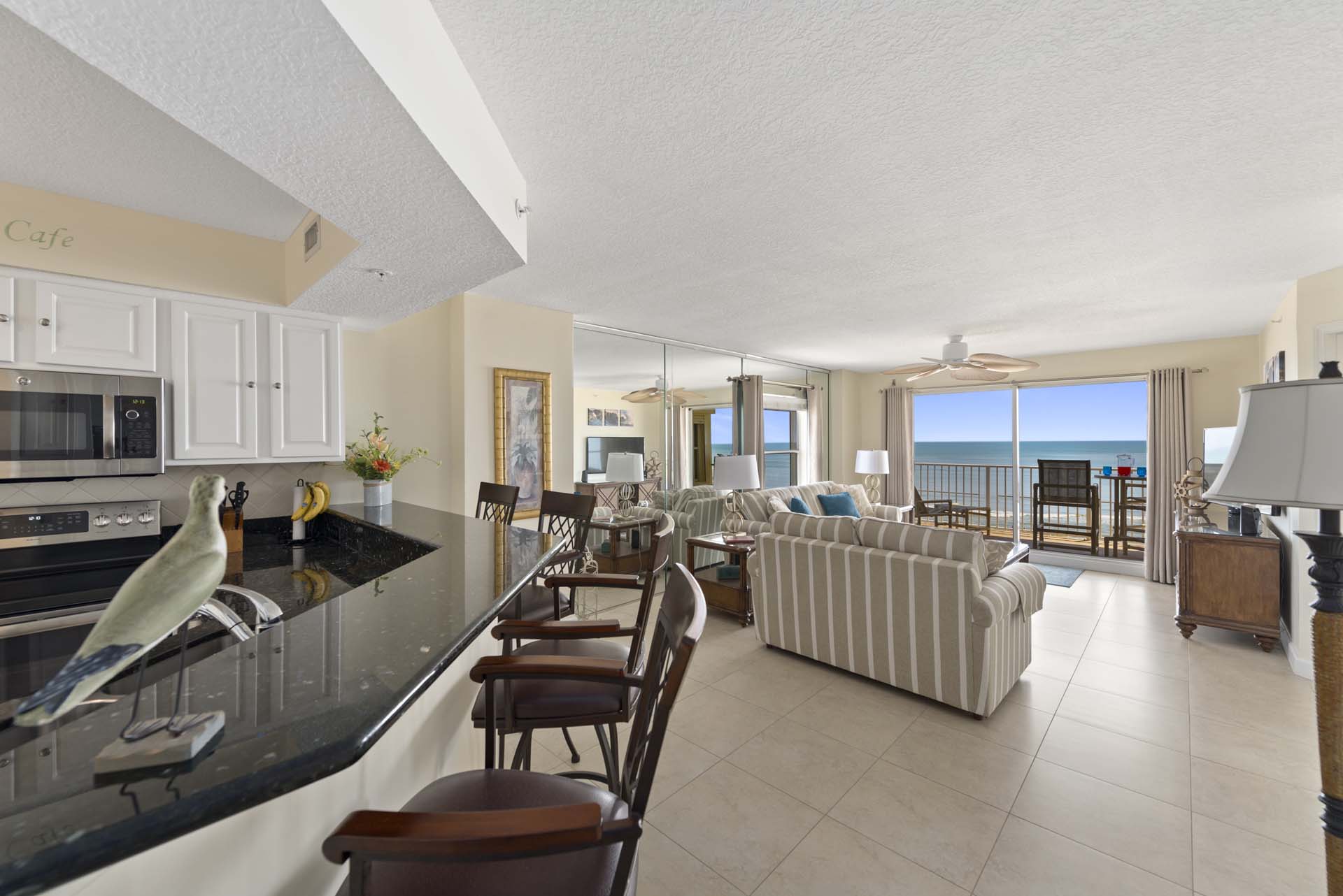 Updated Corner CondoOceanfrontRental by OwnerOrmond Beach